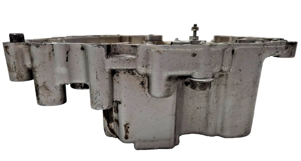 Carter moteur central gauche Honda CM 125 Custom 1995 Réf : 11200-KC2-770