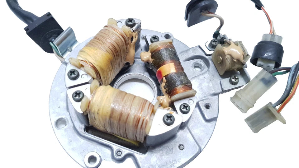 Stator d'allumage Yamaha DT125R 1997 n°2 Réf : 3BN855600000