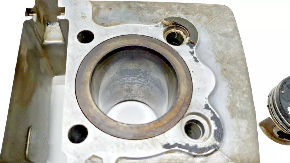 Cylindre & pistons 44mm Honda CB125T 1978 Réf : 12100-399-000