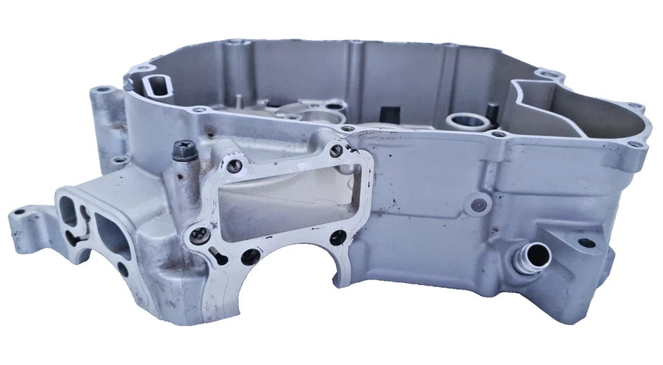 Carter moteur central droit Yamaha XV 125 Virago 2000 Réf : 2UJ151000200