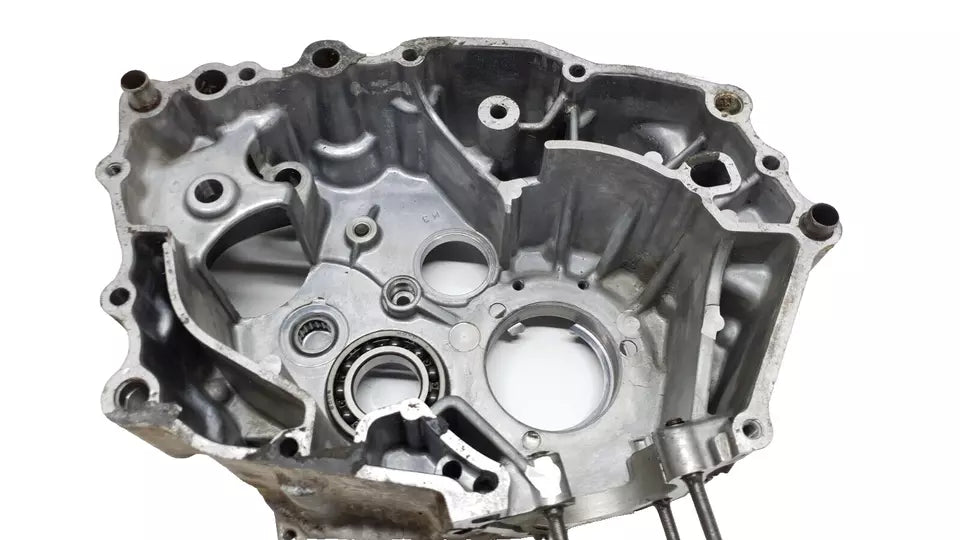 Carter moteur central droit Honda CB125T 1978 n°2 Réf: 11100-399-000
