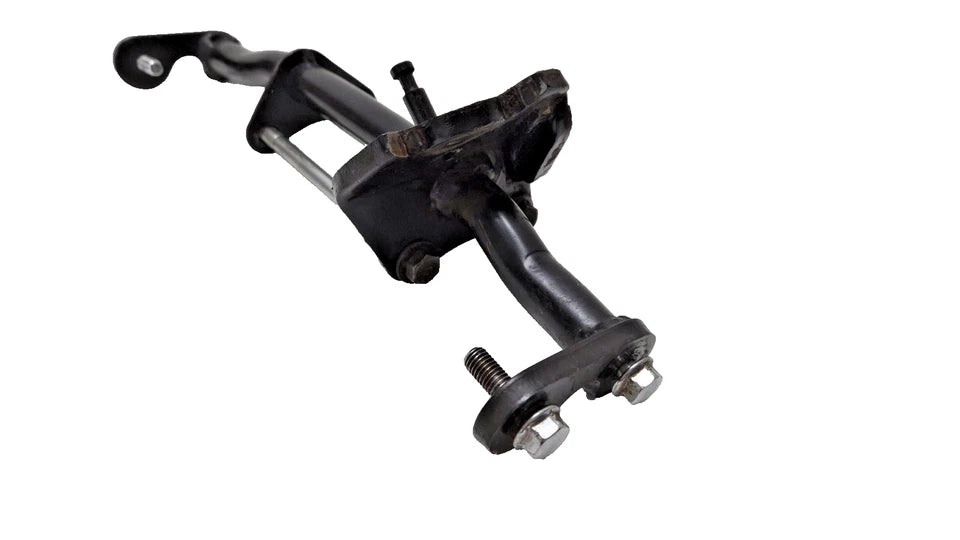 Support de repose-pieds avant Honda CM 125 Custom 1995 Réf : 50610-KC2-680