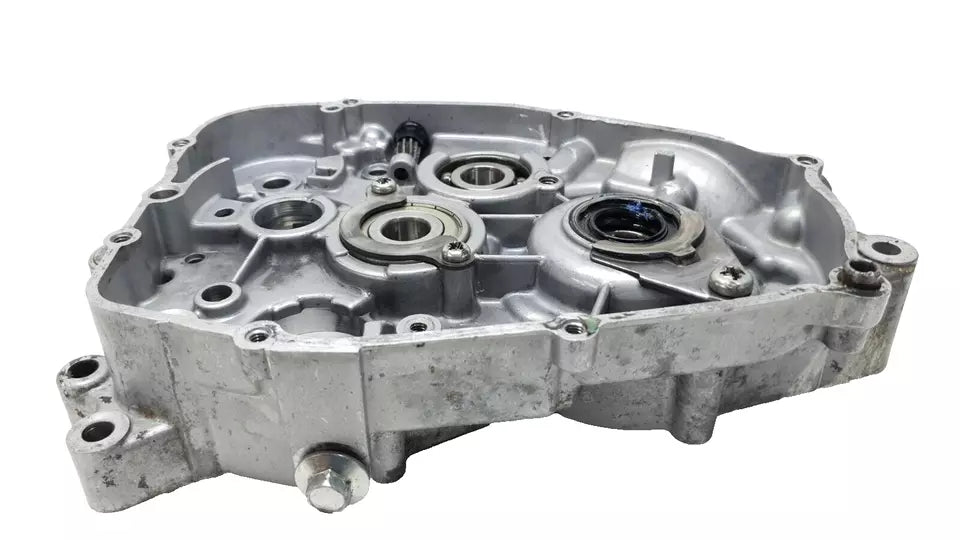 Carter moteur central droit Yamaha DT125LC 1987 n°3 Réf : 10V-15121-02-00