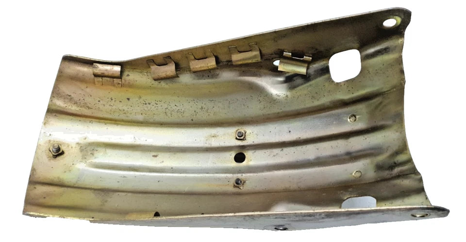 Support de garde boue arrière Yamaha XV 125 Virago 2000 Réf : 2UJ216702000