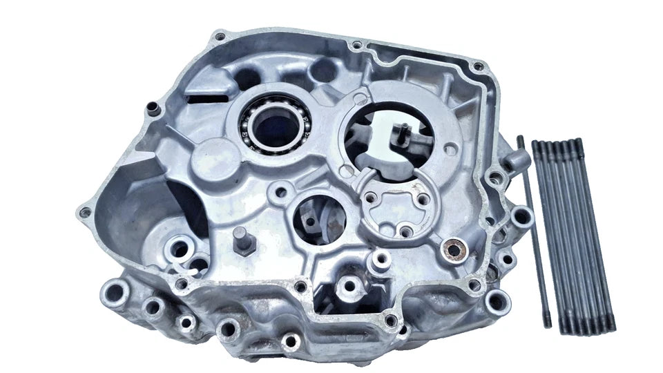 Carters moteur centraux Honda CM 125 T 1980 Réf : 11200-399-000
