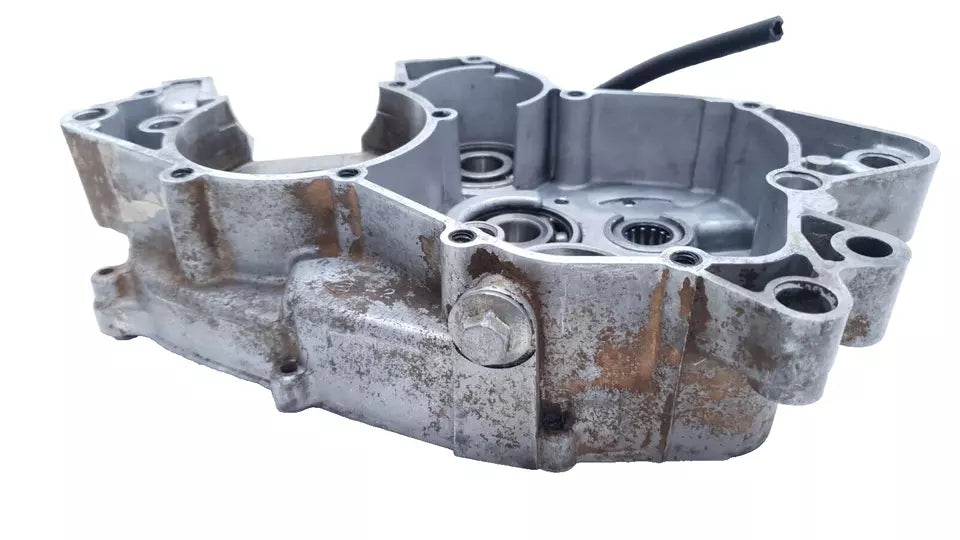 Carter moteur central droit Yamaha DT125LC 1987 n°20 Réf : 10V-15121-02-00
