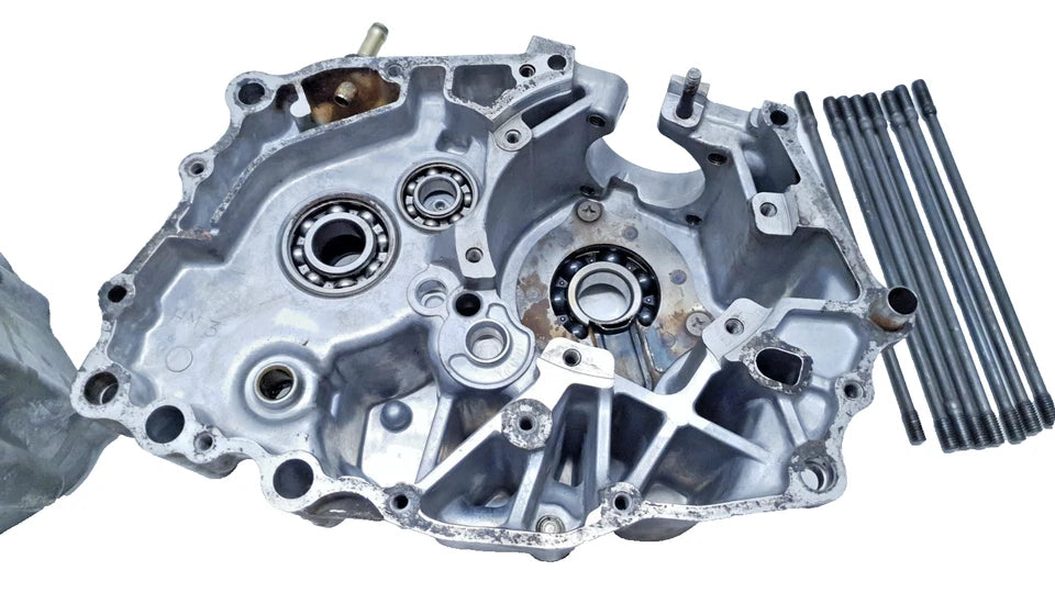 Carters moteur centraux Honda CM 125 T 1980 Réf : 11200-399-000