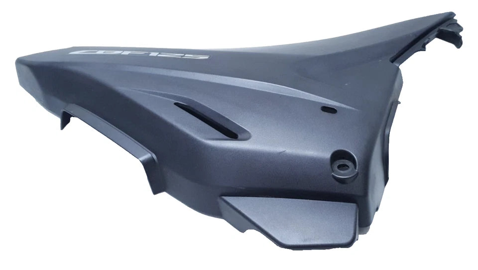 Carénage arrière droit Honda CBF 125 2010 Réf : 83700-KWF-950ZA