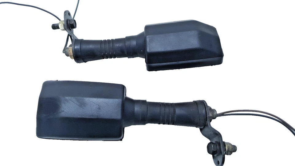Clignotants arrière Yamaha SR 125 1993 Réf : 3MW833300000