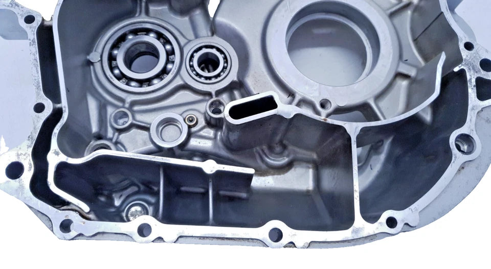 Carter moteur central gauche Yamaha XV 125 Virago 2000 Réf : 2UJ151000200