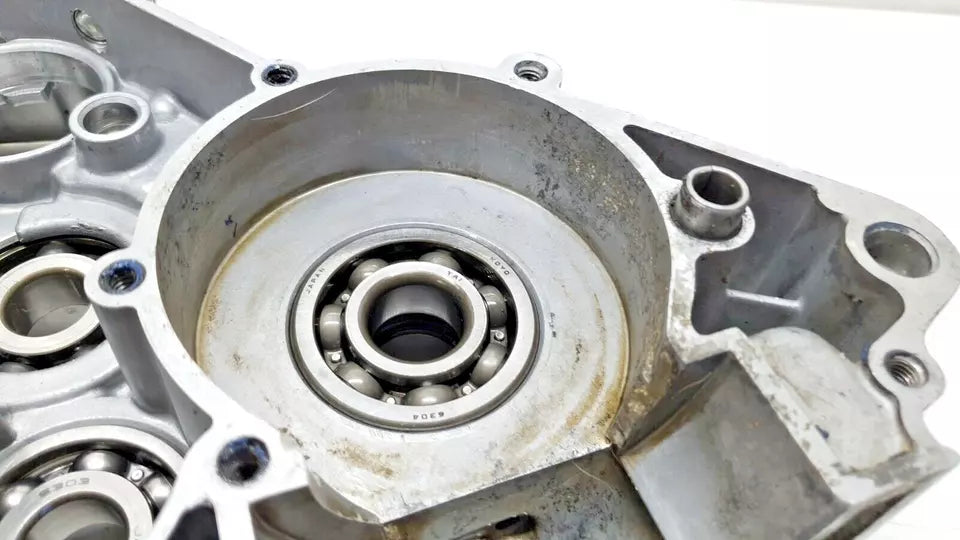Carter moteur central droit Yamaha DT125LC 1987 n°3 Réf : 10V-15121-02-00