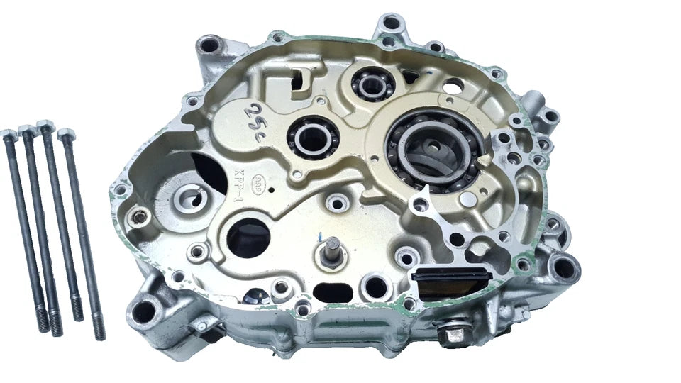 Carters moteur centraux Honda CBR 125 2007 Réf : 11100-KPP-860