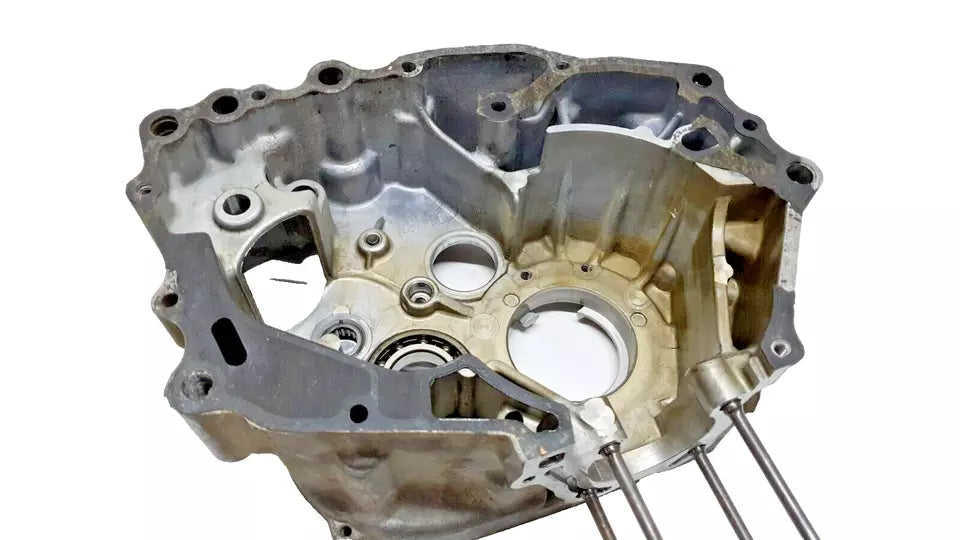 Carter moteur central droit Honda CB 125 Twin 1980 Réf : 11100-399-000