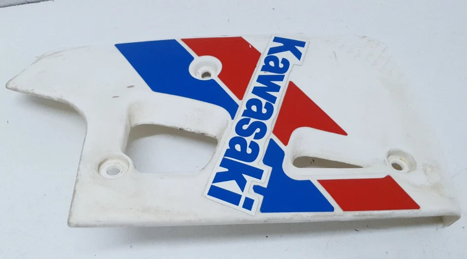 Ouie de radiateur gauche Kawasaki KMX 125 1988 Réf : 4908950476F