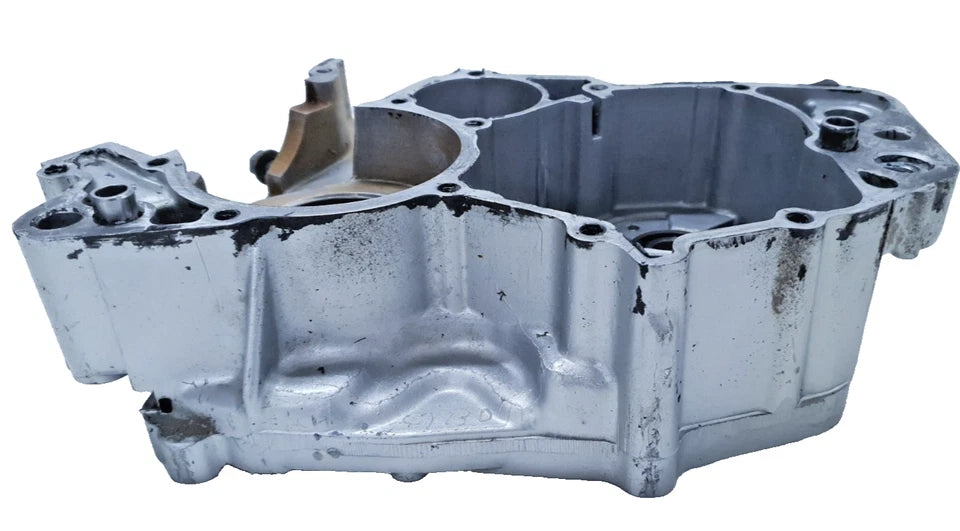 Carter moteur central droit Yamaha TDR 125 2002 n°2 Réf : 3BN151210400