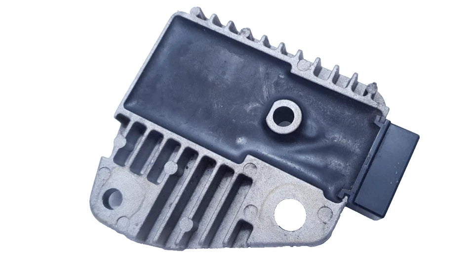 Régulateur de tension Yamaha XV 125 Virago 2000 Réf : 3DM819600100