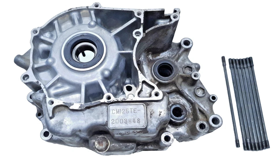 Carters moteur centraux Honda CM 125 T 1980 Réf : 11200-399-000