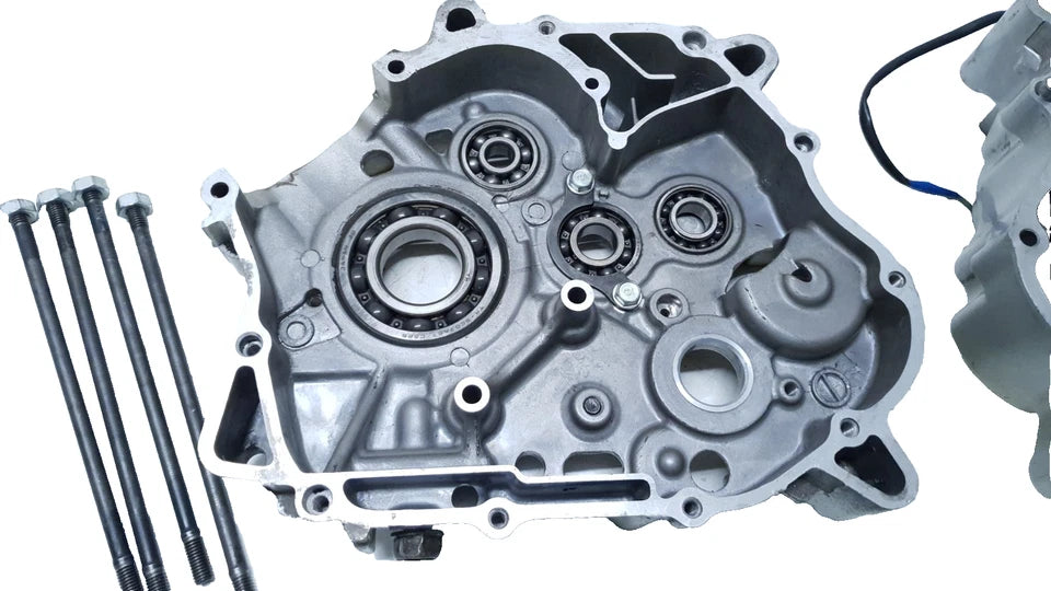 Carters moteur centraux Honda CBR 125 2007 Réf : 11100-KPP-860