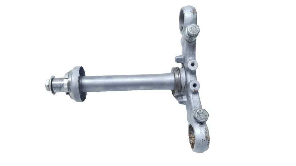 Té de fourche inférieur Yamaha TZR 50 2008 n°4 Réf : 5WXF33400000