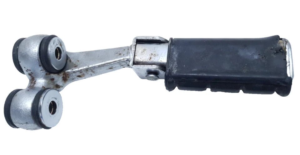 Repose pied avant droit Yamaha XV 125 Virago 2000 Réf : 2UJ274200000