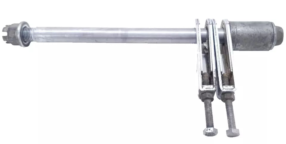 Axe de roue arrière Honda CB 125 T 1981 Réf : 42301-304-972