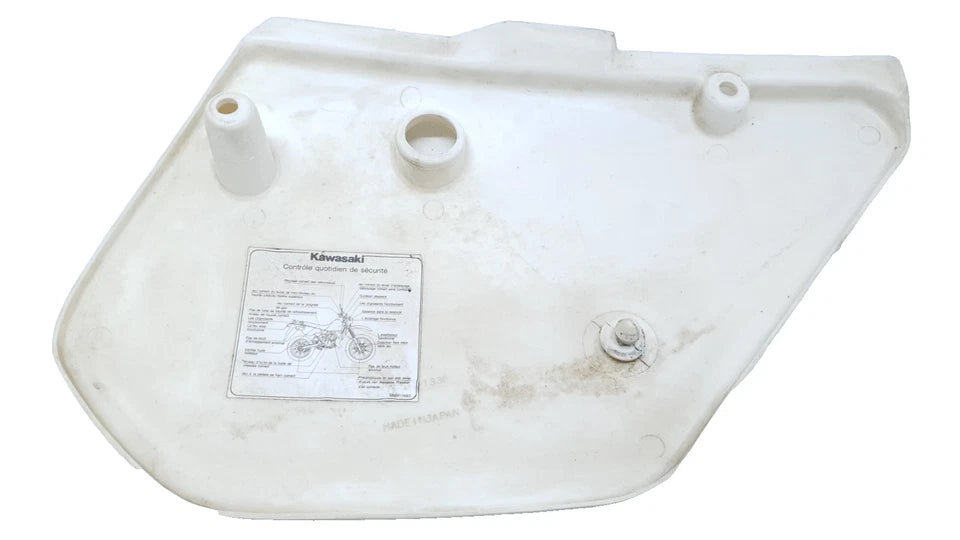 Carénage latéral gauche Kawasaki KMX 125 1988 Réf : 3600254776F