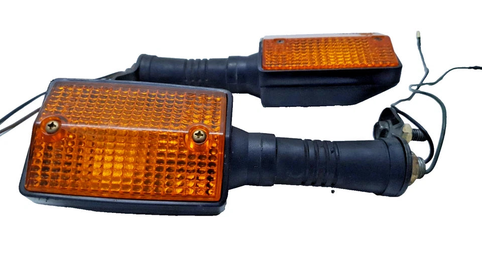 Clignotants arrière Yamaha SR 125 1993 Réf : 3MW833300000