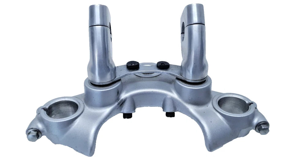 Té de fourche supérieur Yamaha XV 125 Virago 2000 Réf : 2UJW23410035