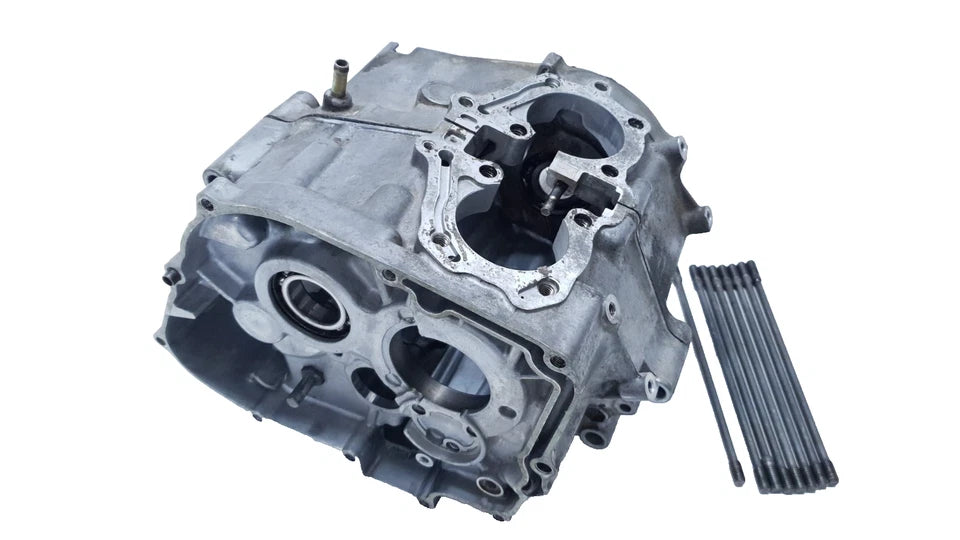 Carters moteur centraux Honda CM 125 T 1980 Réf : 11200-399-000