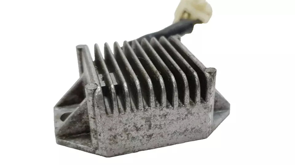 Régulateur de tension Yamaha DT125LC 1987 n°7 Réf 34X-81960-90-00