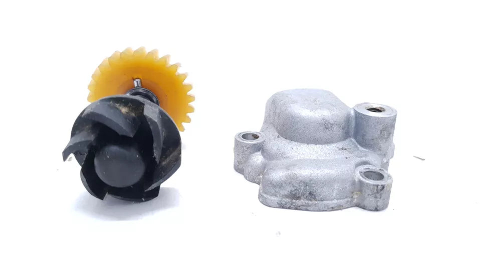 Pompe à eau Yamaha DT125LC 1983 n°2