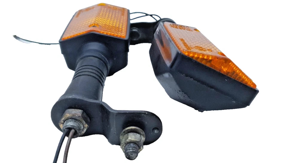Clignotants arrière Yamaha SR 125 1993 Réf : 3MW833300000