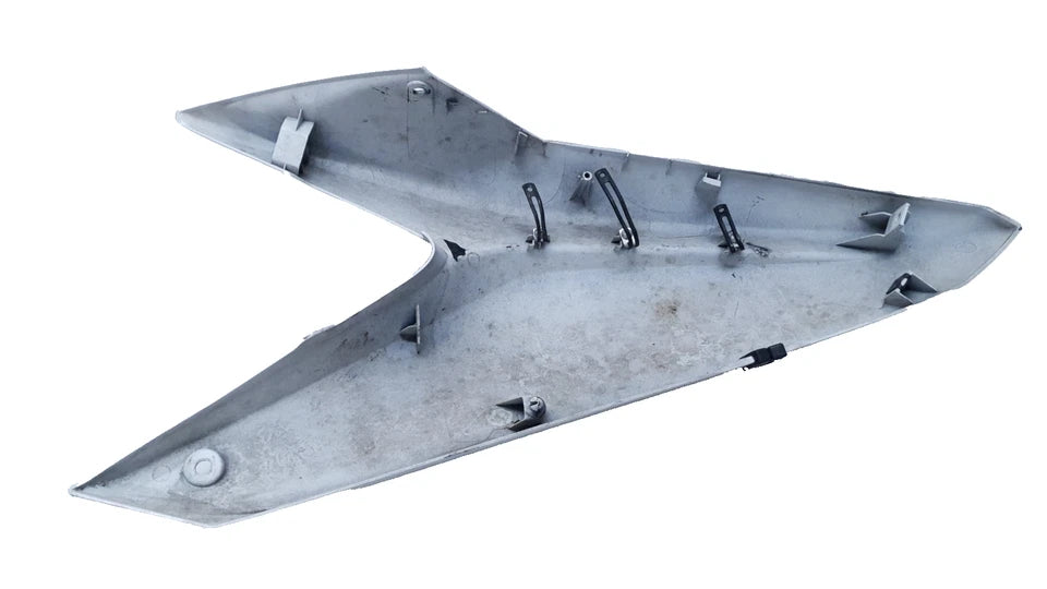 Carénage latéral gauche Honda CBF 125 2010 Réf : 64202-KWF-640ZD