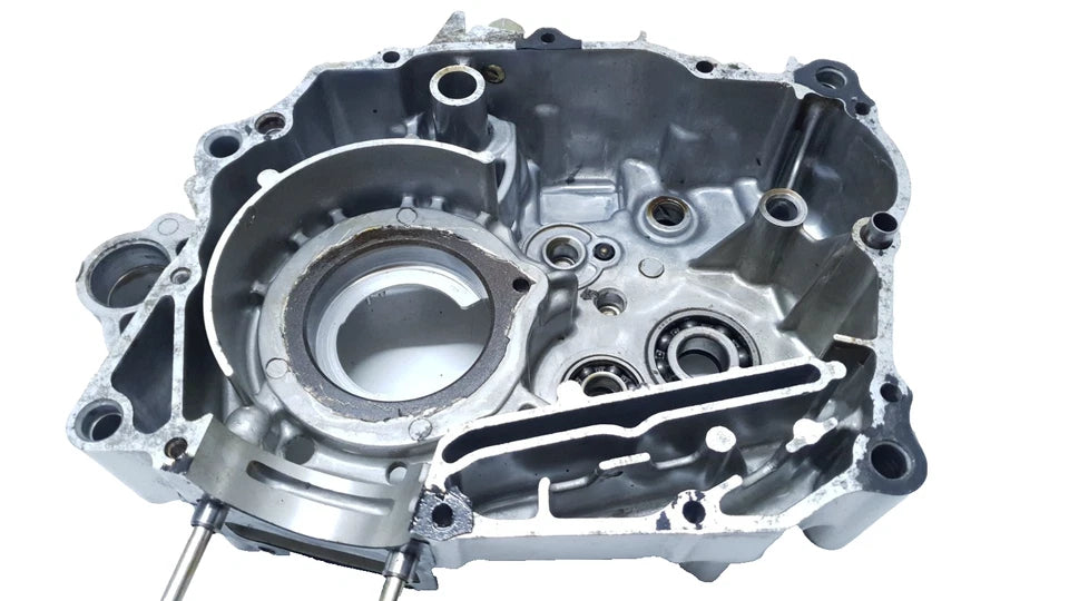 Carter moteur central gauche Kymco Stryker 125 2001