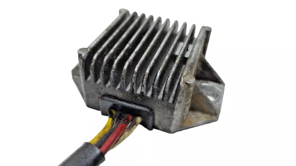 Régulateur de tension Yamaha DT125LC 1987 n°3 Réf : 3BN819600100