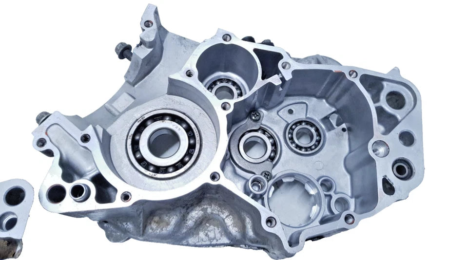 Carters moteur centraux Yamaha DT125R 1997 n°2 Réf : 3BN151110400