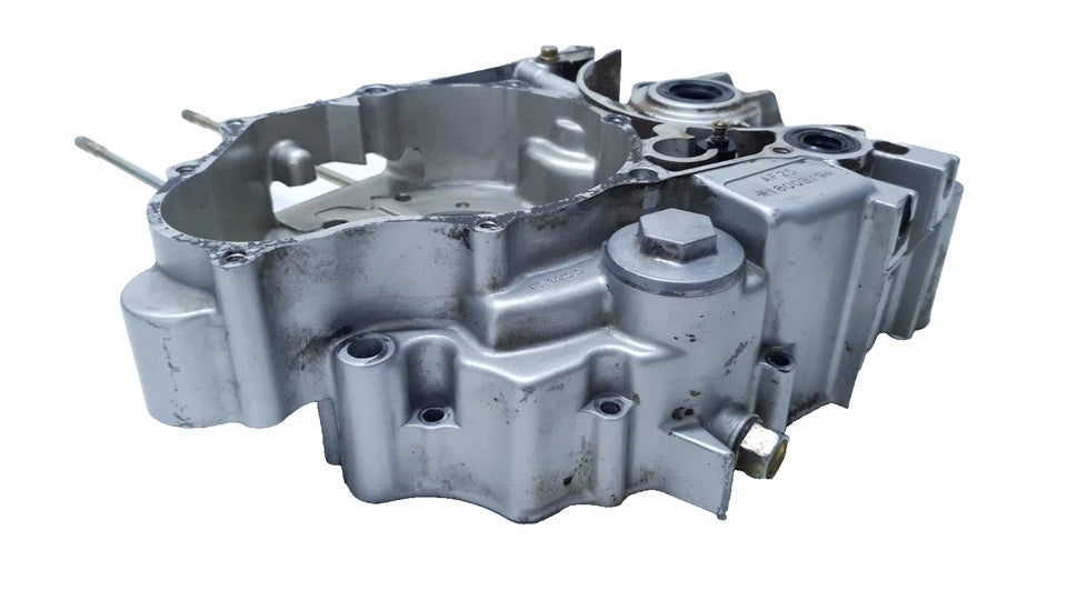Carter moteur central gauche Kymco Stryker 125 2001