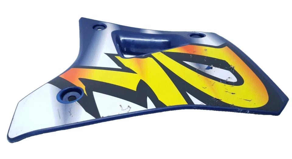 Carénage latéral gauche Yamaha DT125R 1997 n°2 Réf : 3BN2137W6000