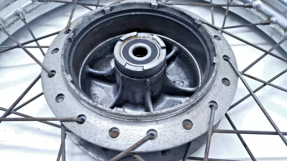 Roue avant Honda CM 125 T 1981 Réf : 44701-419-671