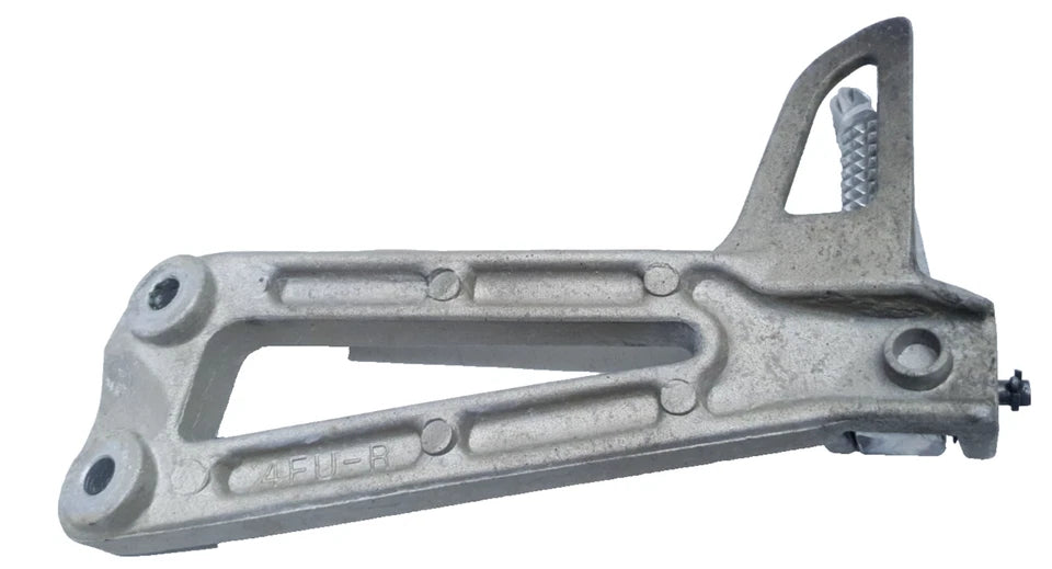 Repose-pied arrière droit Yamaha TDR 125 2002 n°2 Réf : 4FU2742L0000