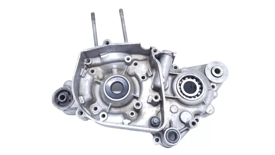 Carter moteur central gauche 2-2 Yamaha DT80LC 1985 Réf : 10X-15111-01-00