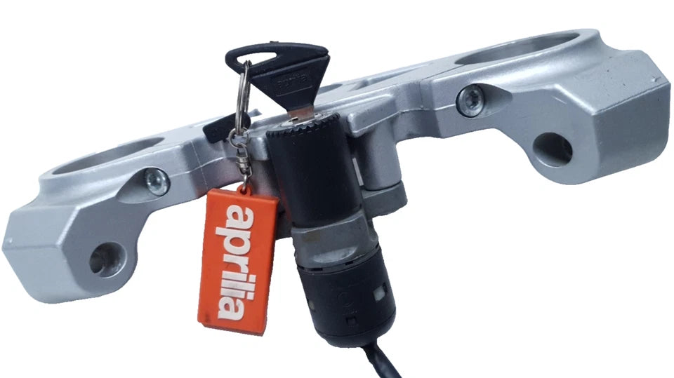 Té de fourche supérieur et contacteur Aprilia RS 50 2010 Réf : 896526
