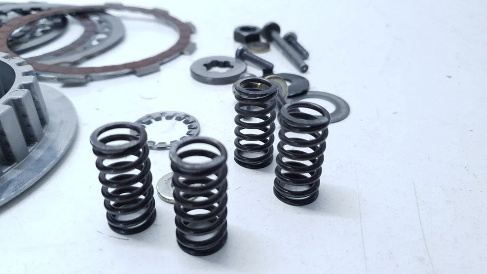 Embrayage incomplet Yamaha TZR 50 2004 Réf : 4YVE63710000