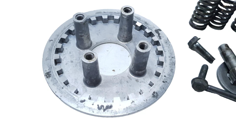 Embrayage complet Honda CM 125 T 1980 Réf : 22100-399-000