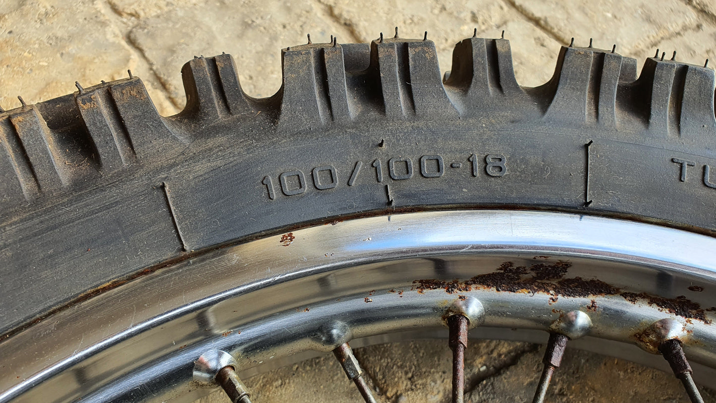 Roue arrière Yamaha DT125LC 1987 n°8 Réf : 94418-18171-00 Rear wheel