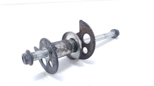 Axe de roue arrière Honda CLR 125 CityFly 2000 Réf 42301-KB9-960 Rear wheel axle