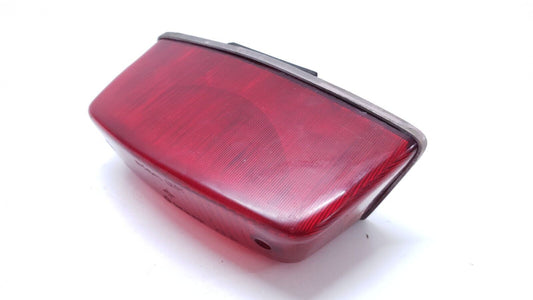 Feu arrière / feu freinage Yamaha YBR 125 2006 n°2 Réf : 3D9-H4710-01 Rear light