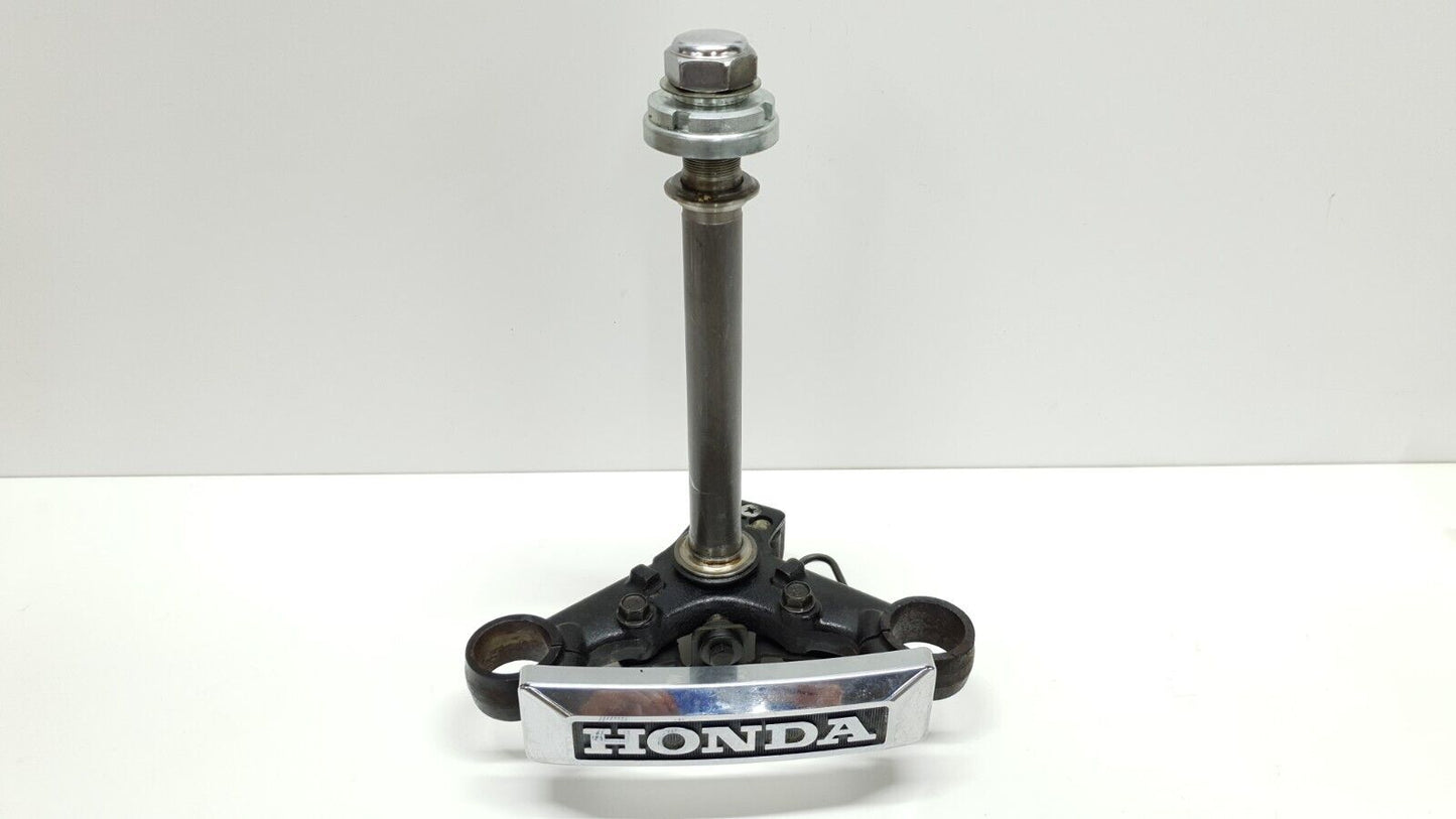 Té de fourche inférieur Honda CM 125 Custom 1986 Réf : 53200-402-000ZA Forks