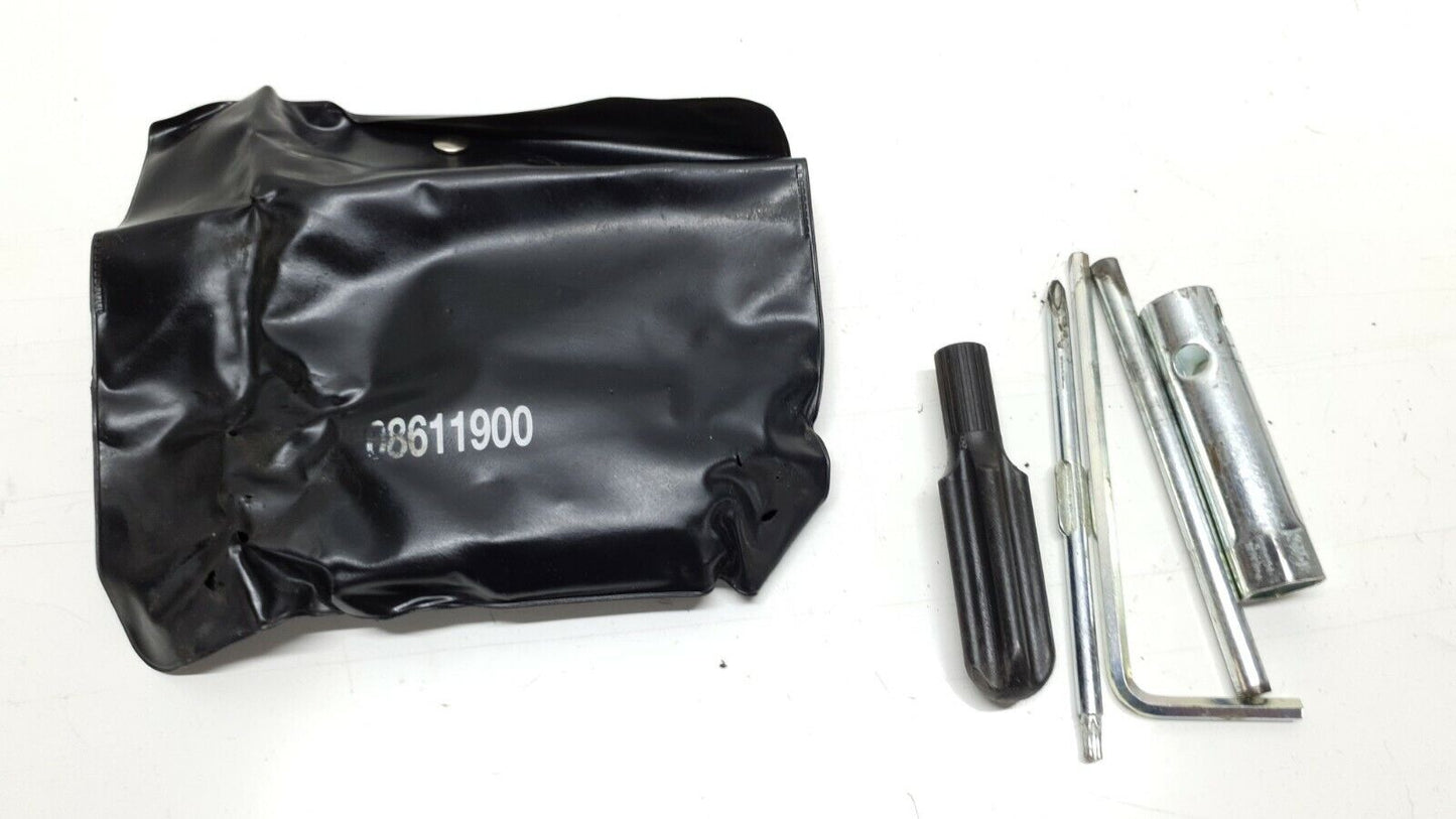 Trousse à outils Yamaha XT125X 2008 (N°2) Réf : 13D-F8100-00-00 Tools kit