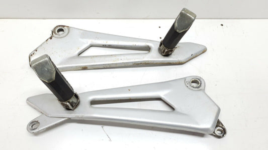 Reposes pieds arrière Yamaha YBR 125 2006 Réf : 5VL-F7452-00 Rear footrest